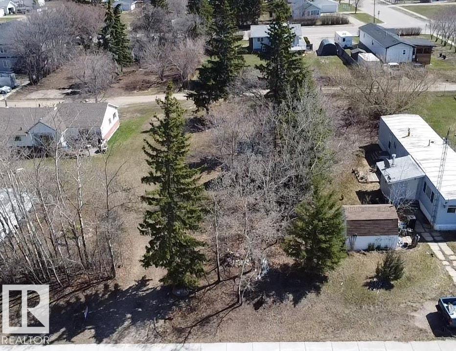 5007 51 St Property Photo 1