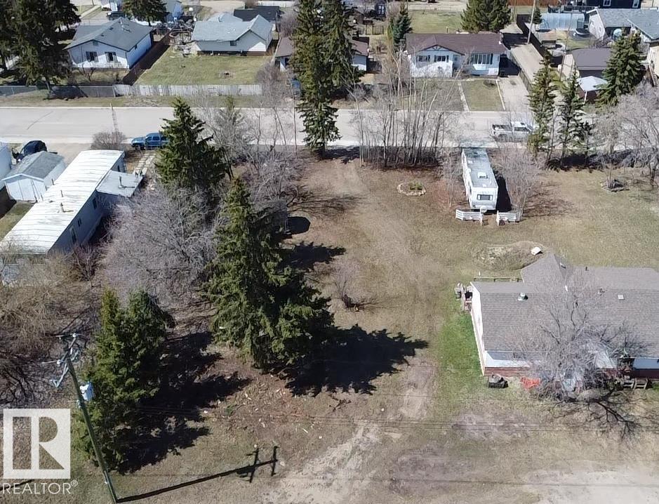 5007 51 St Property Photo 6