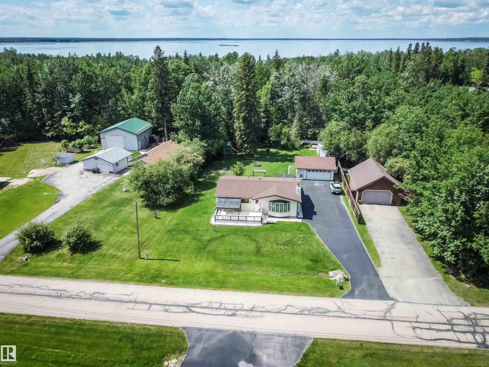 4828 48 St Property Photo 1