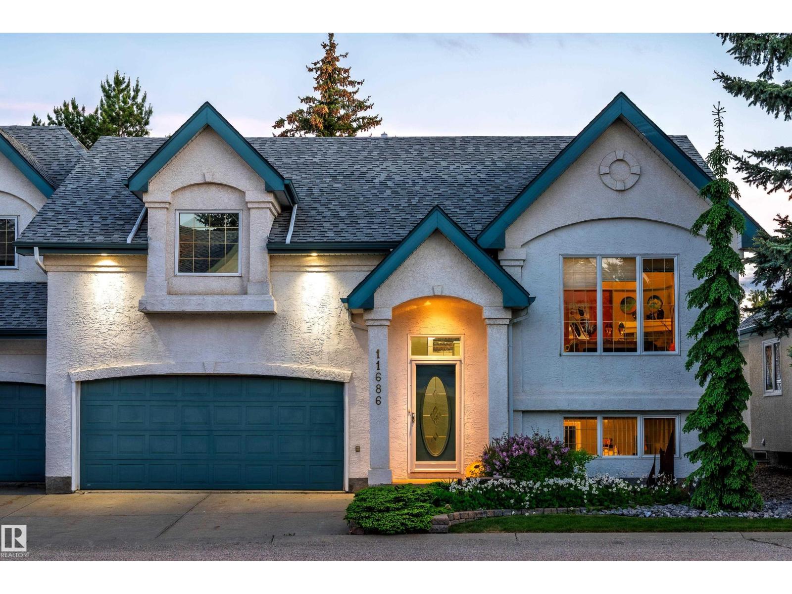 11686 15 AV NW Property Photo 1