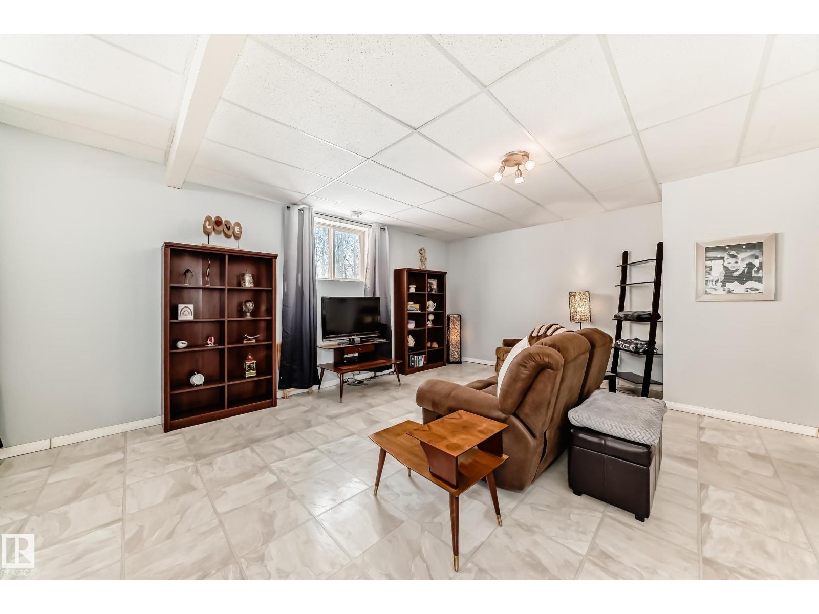 #8 54514 Rr12 Property Photo 22
