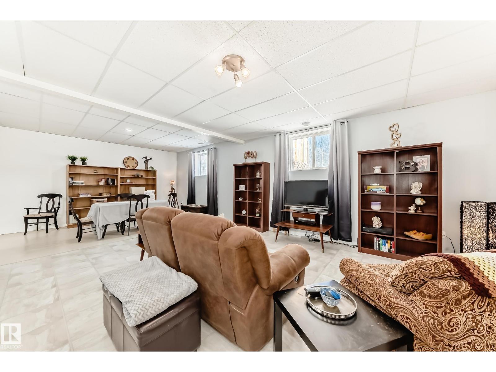 #8 54514 Rr12 Property Photo 23