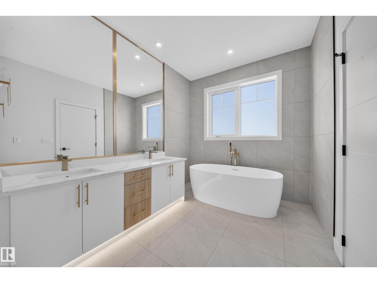 1604 64 Ave Ne Property Photo 25