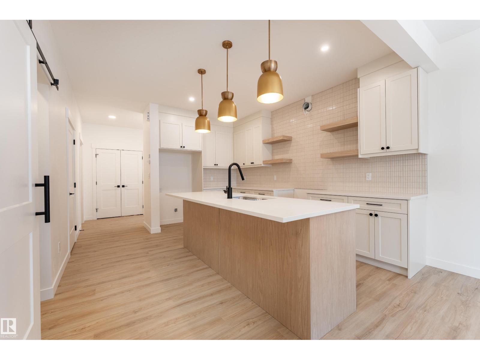 12 GABLE CM Property Photo 1