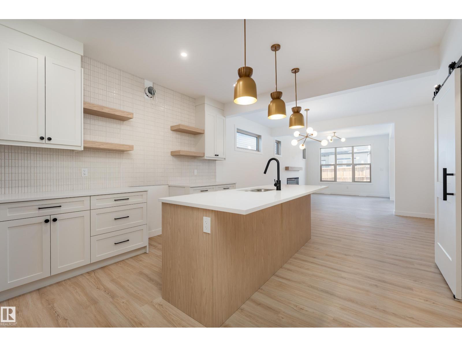12 Gable Cm Property Photo 6