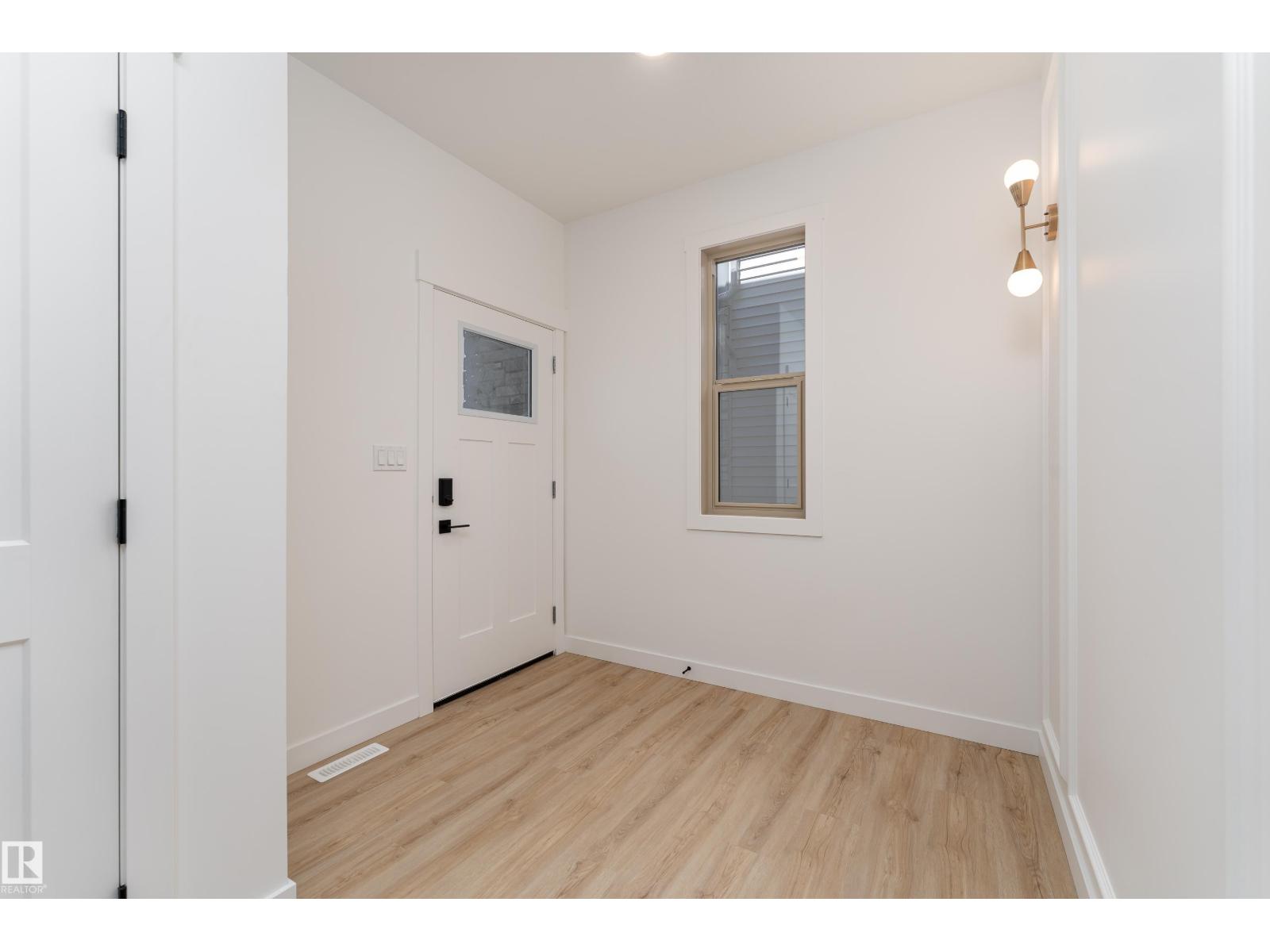 12 Gable Cm Property Photo 16