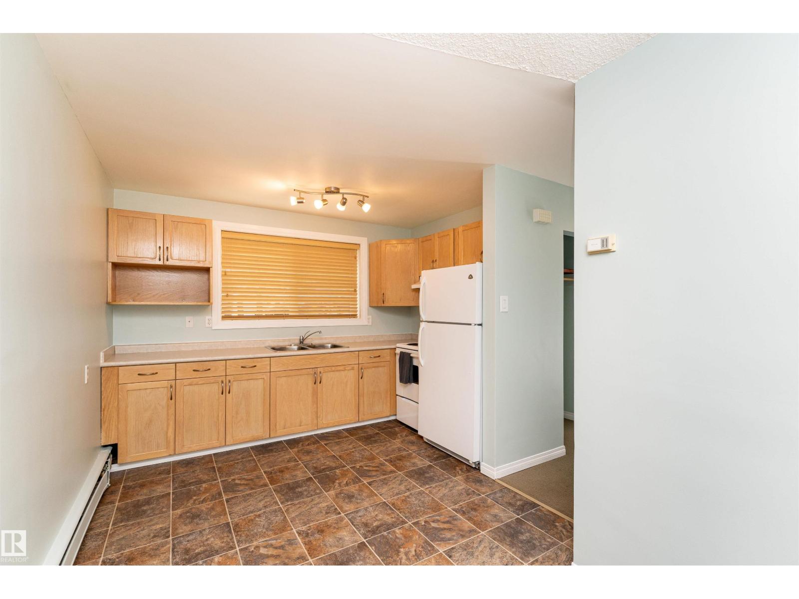#5 8807 101 St Nw Property Photo 21