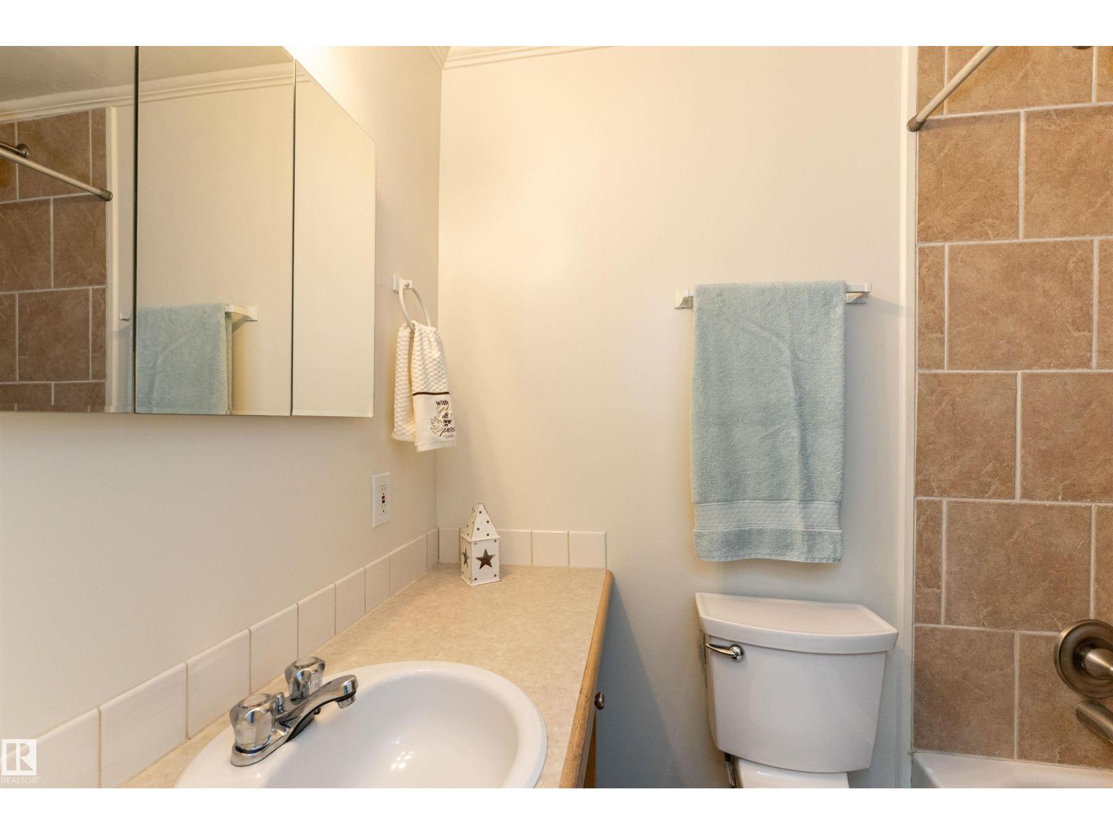 #5 8807 101 St Nw Property Photo 38