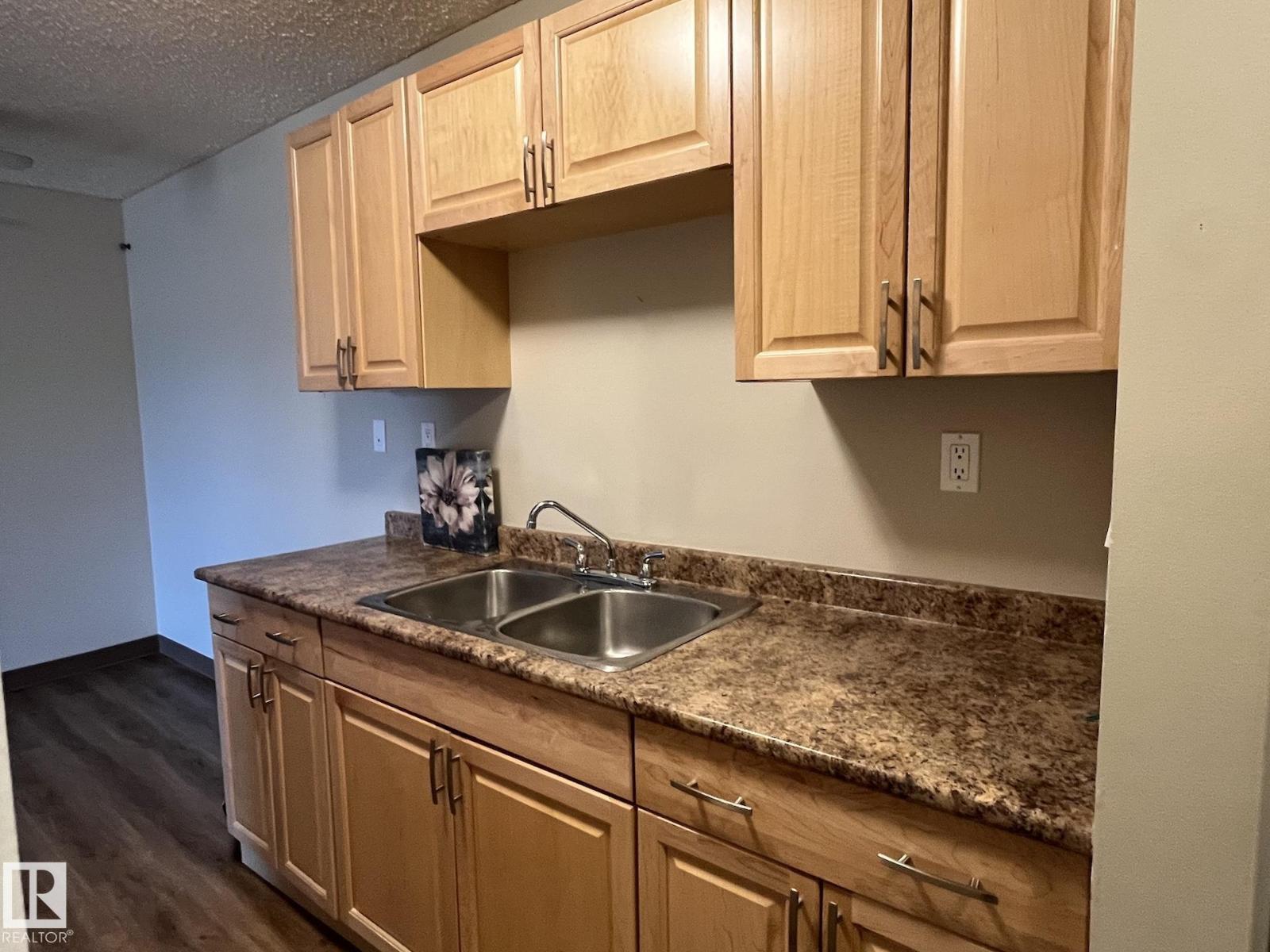 #205 51 Brown St Property Photo 7
