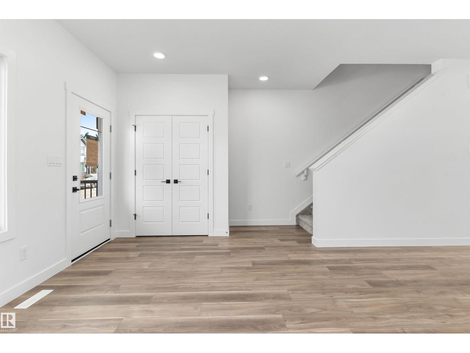 6265 175a Av Nw Property Photo 3