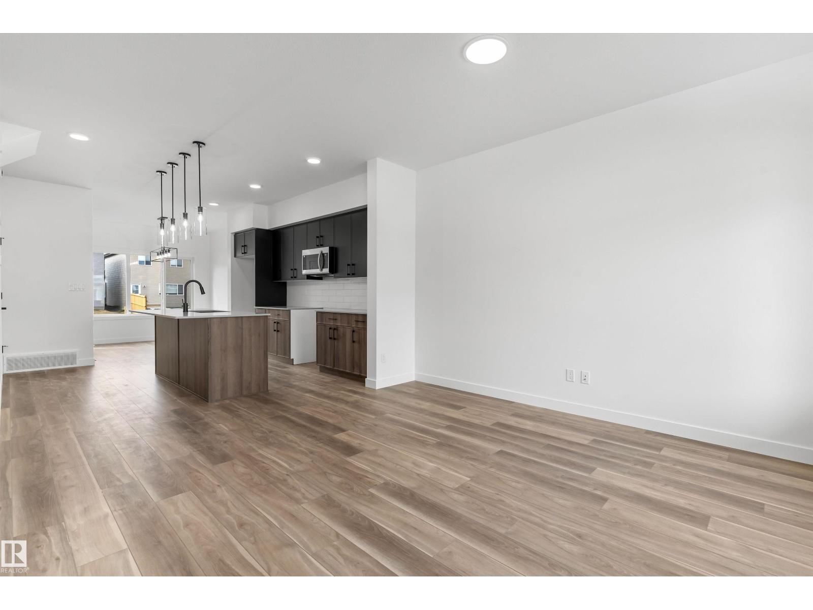 6265 175a Av Nw Property Photo 10