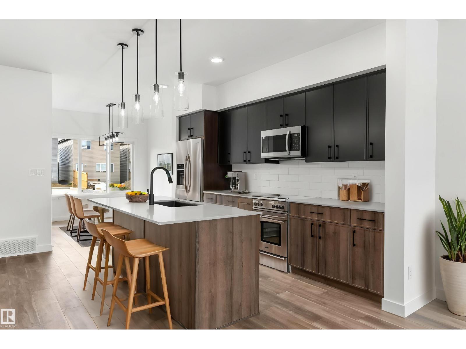 6265 175a Av Nw Property Photo 15