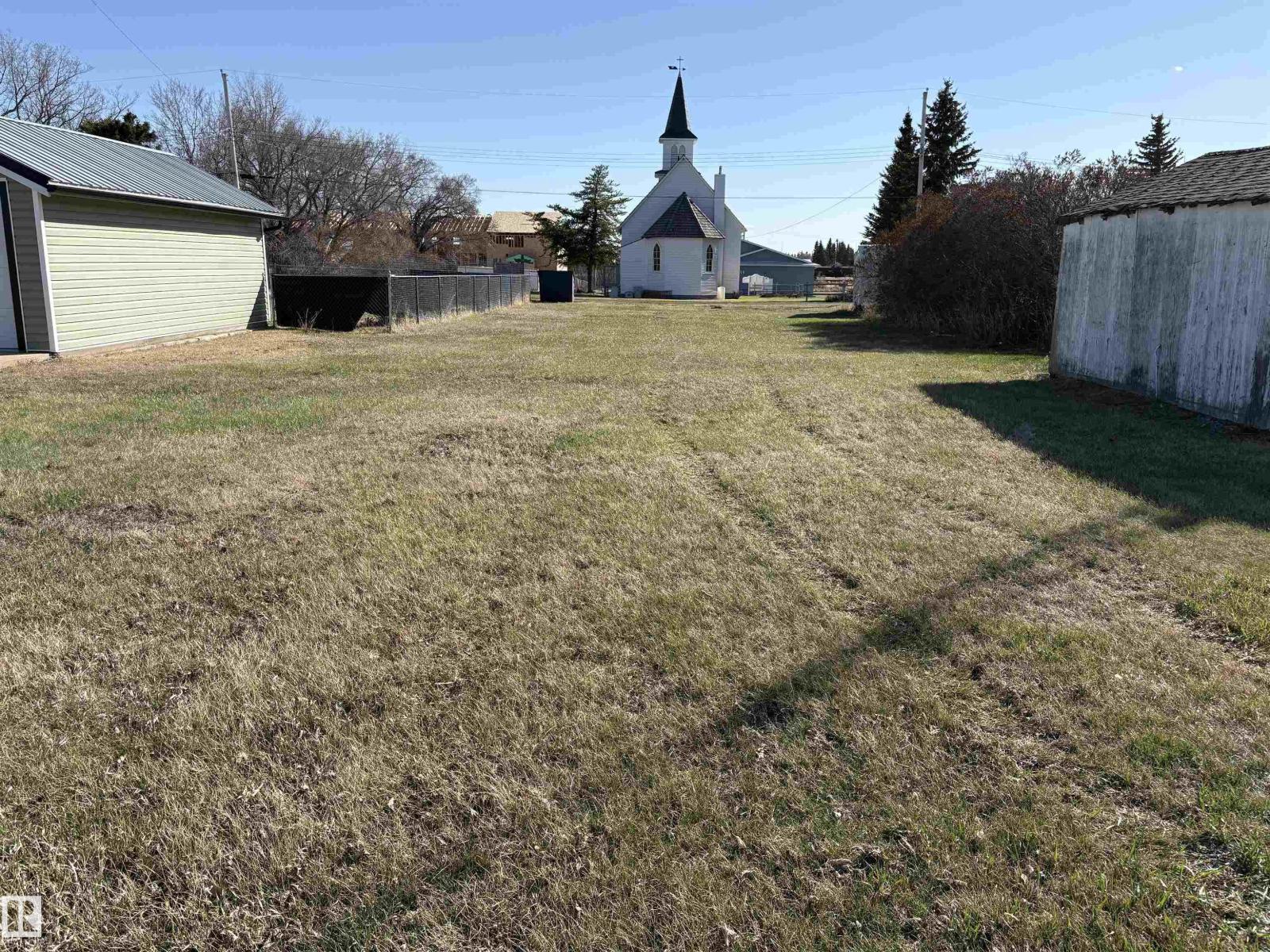 4915 50 Ave Photo de la propriété 1