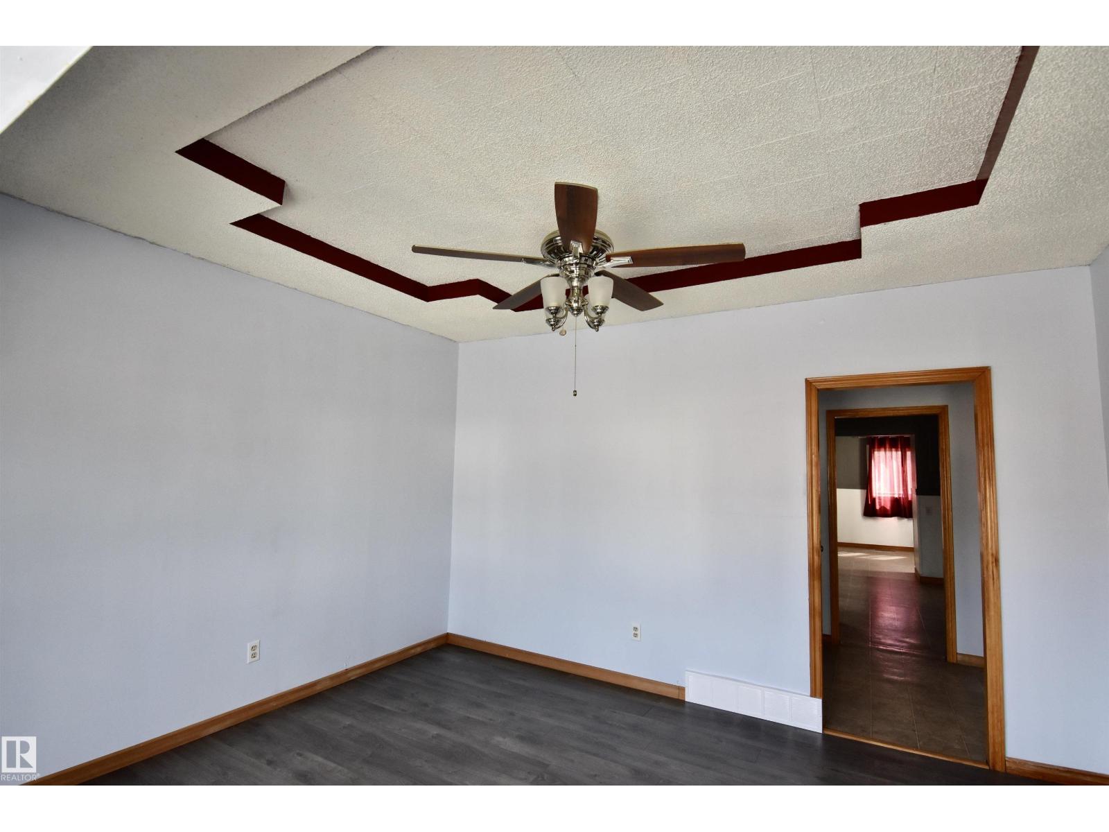 4629 46 Av Property Photo 4