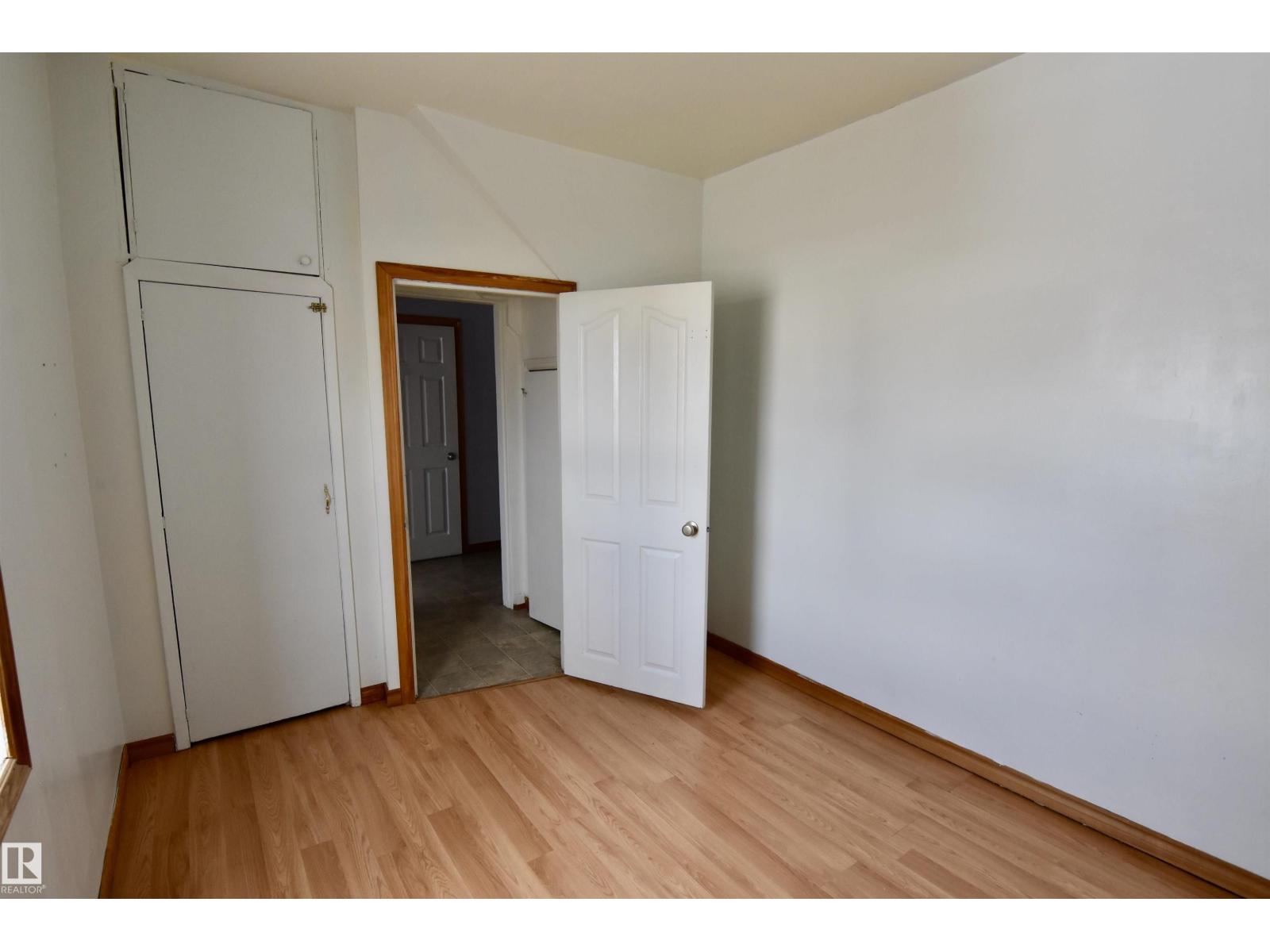 4629 46 Av Property Photo 7