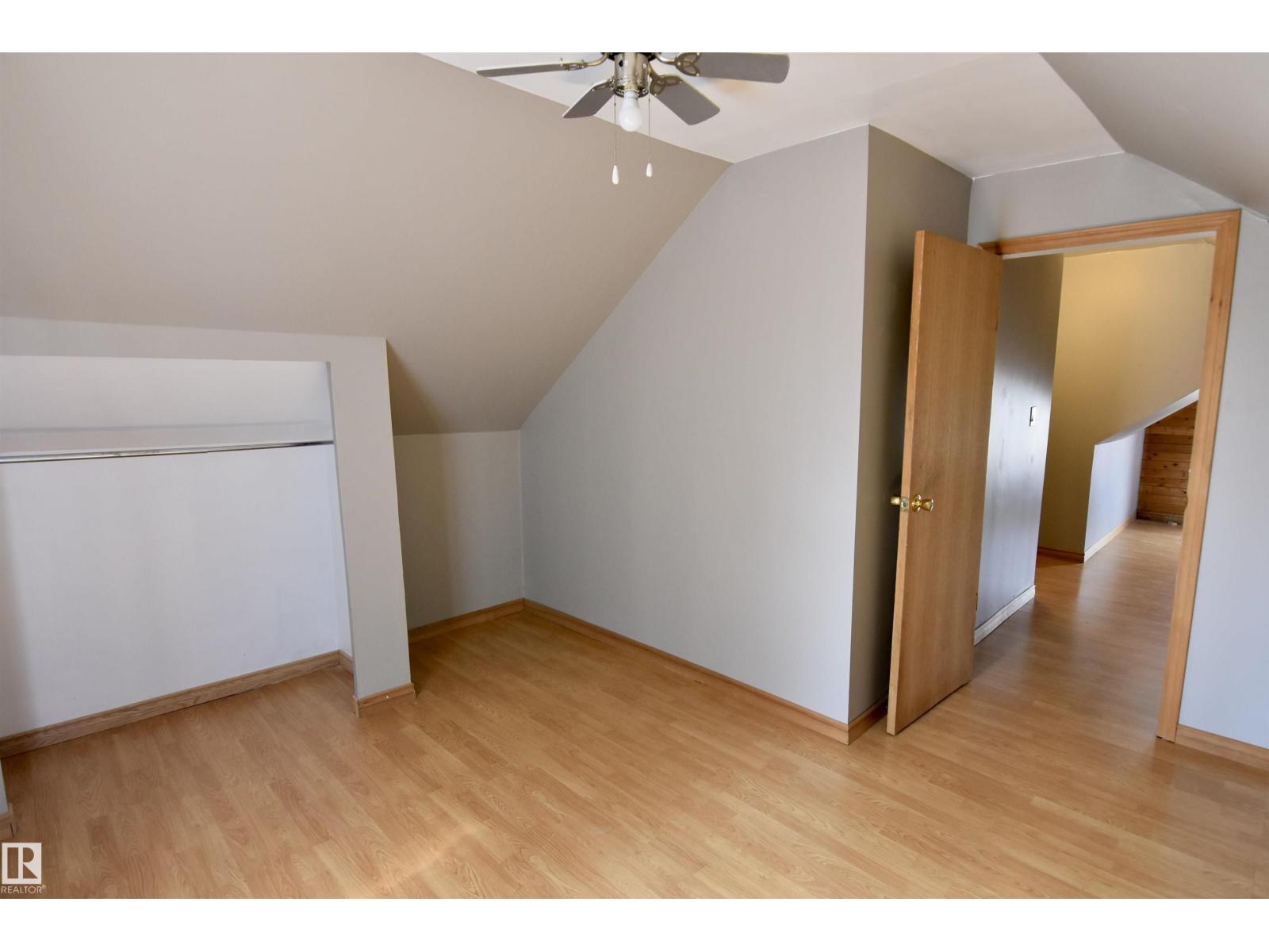 4629 46 Av Property Photo 18