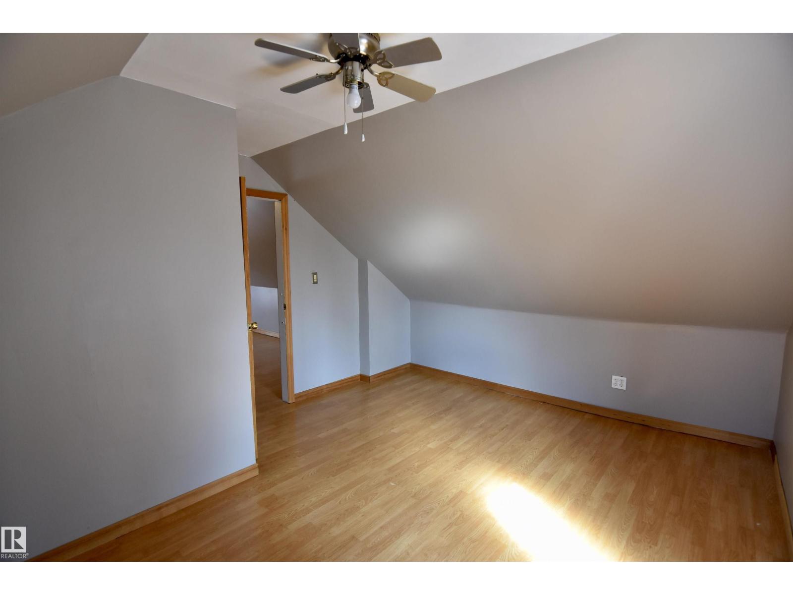 4629 46 Av Property Photo 19