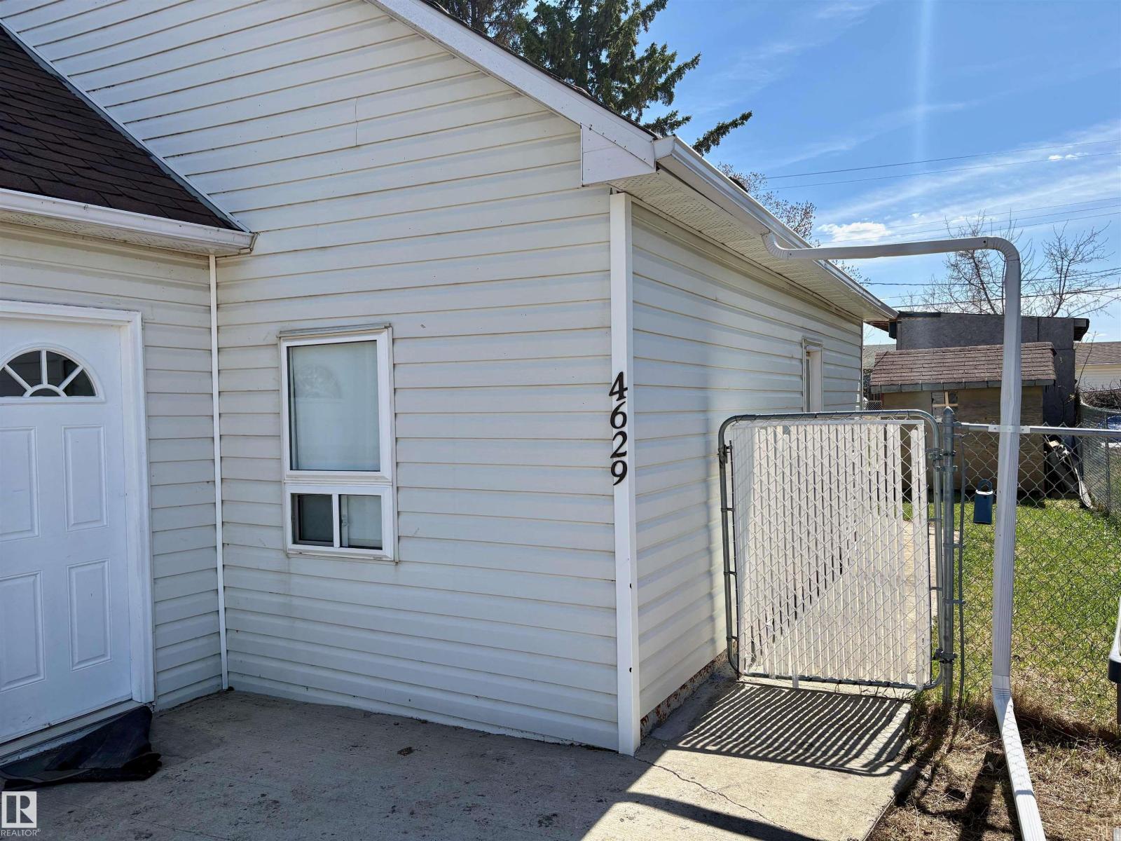 4629 46 Av Property Photo 25
