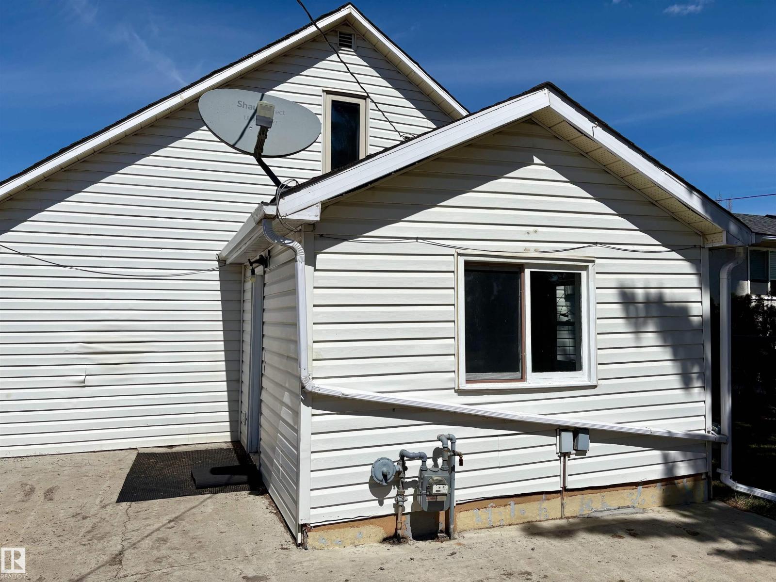 4629 46 Av Property Photo 26