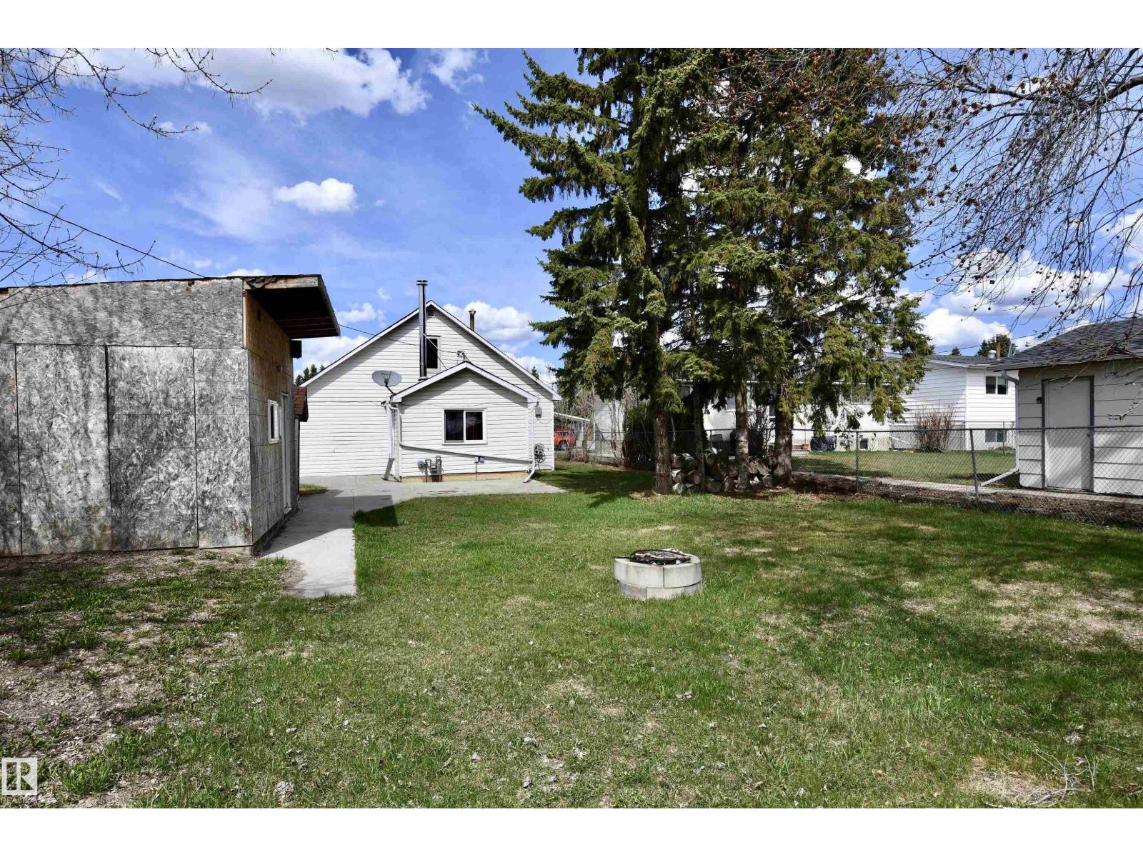 4629 46 Av Property Photo 29