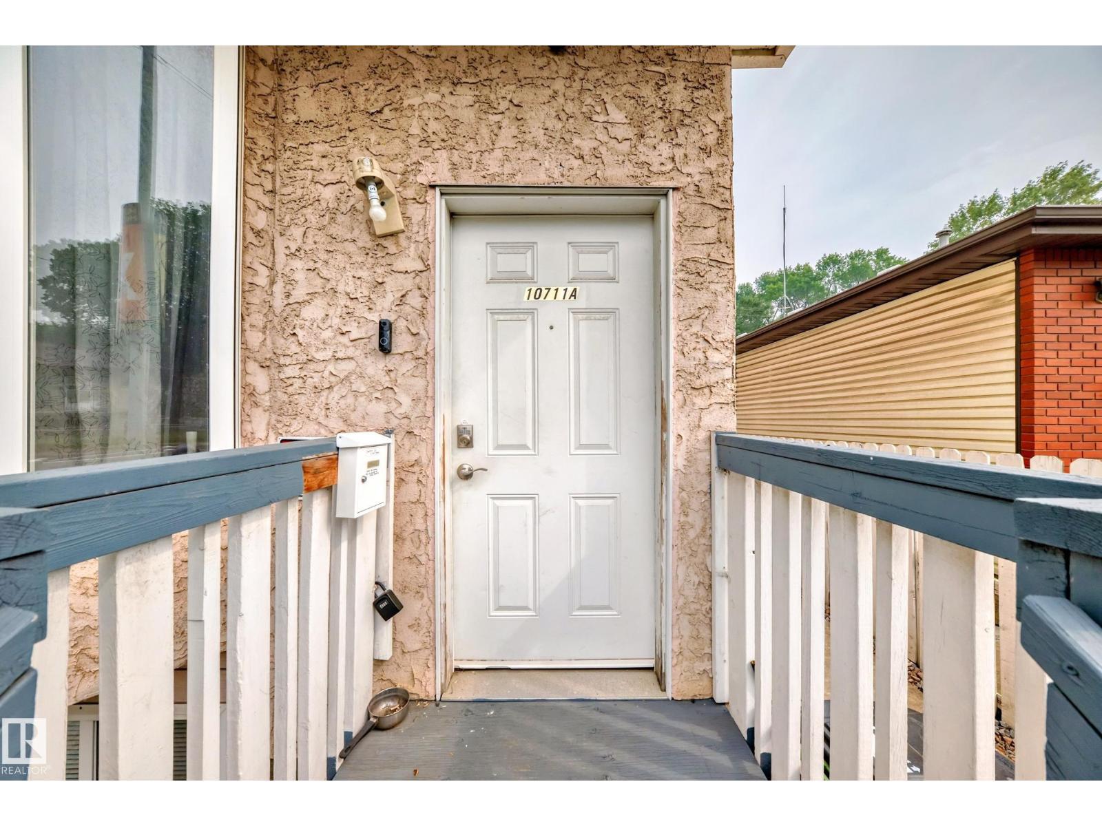 10711a 95 St Nw Property Photo 15