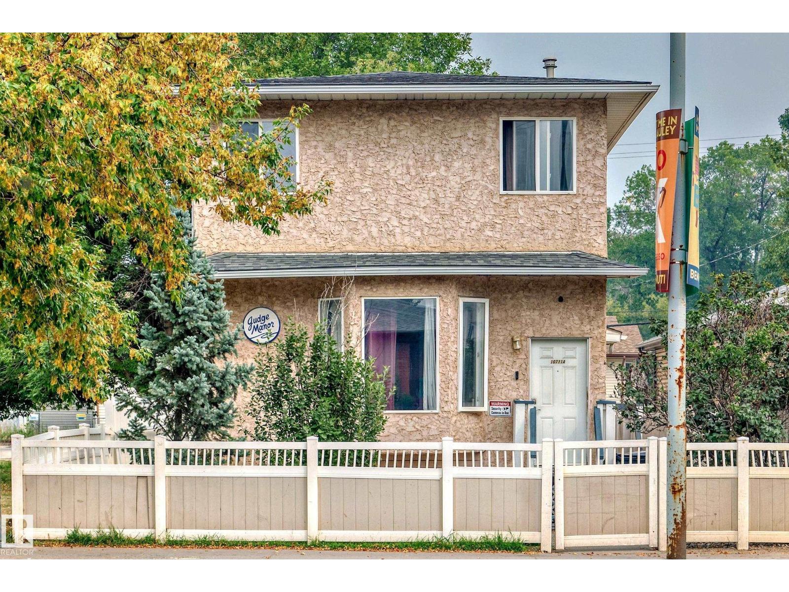 10711a 95 St Nw Property Photo 16