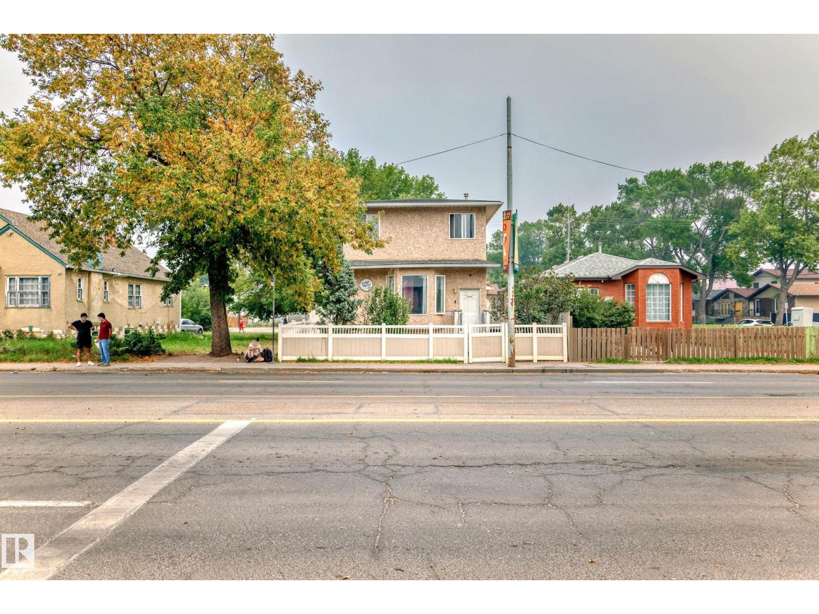 10711a 95 St Nw Property Photo 25