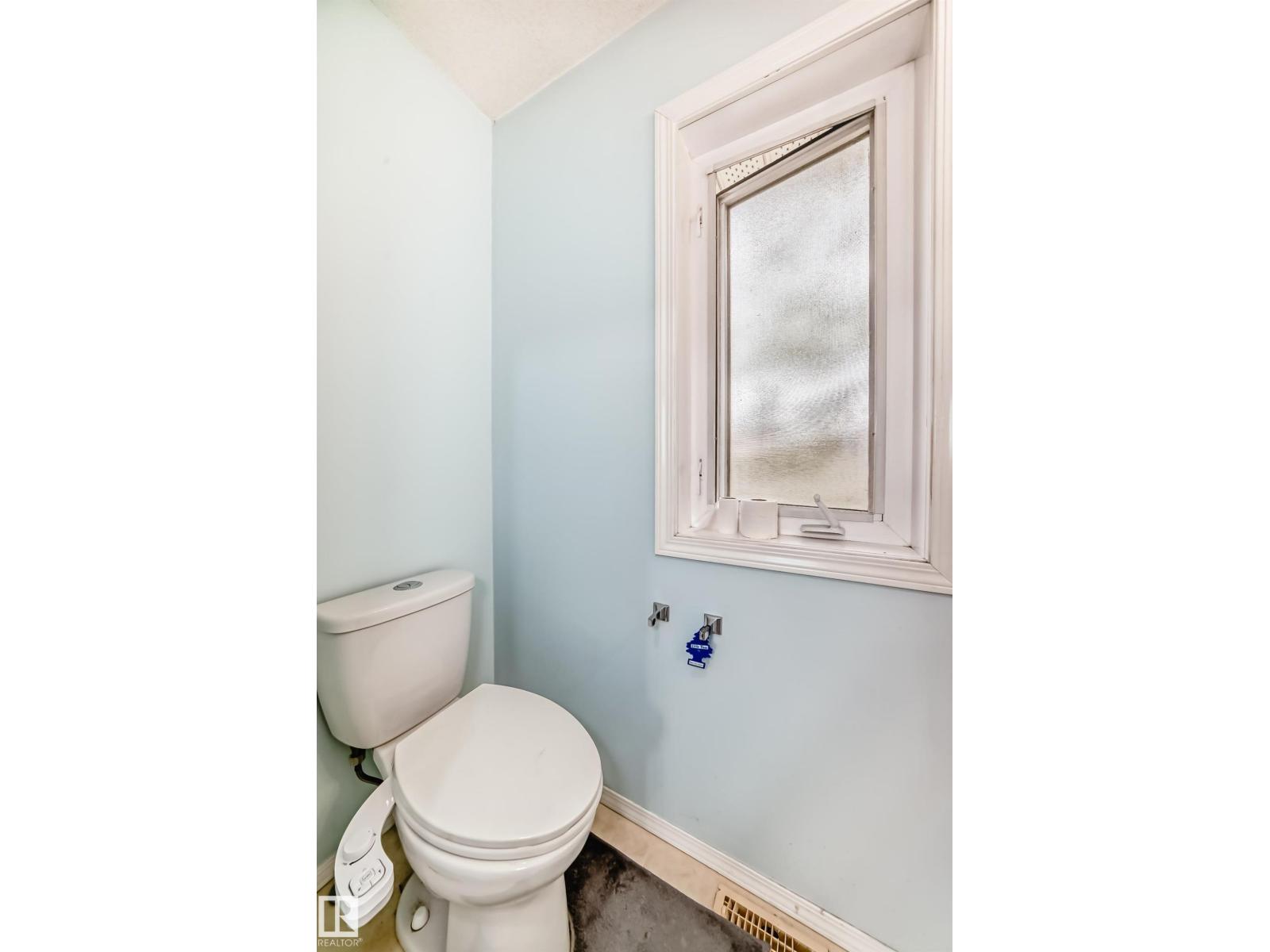 10711a 95 St Nw Property Photo 44