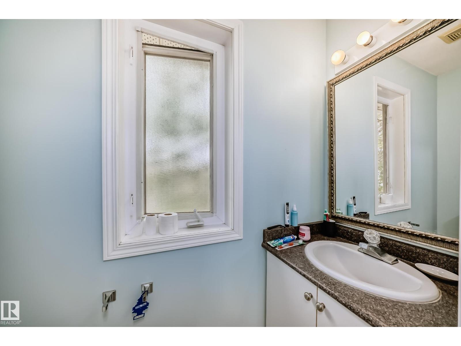10711a 95 St Nw Property Photo 46