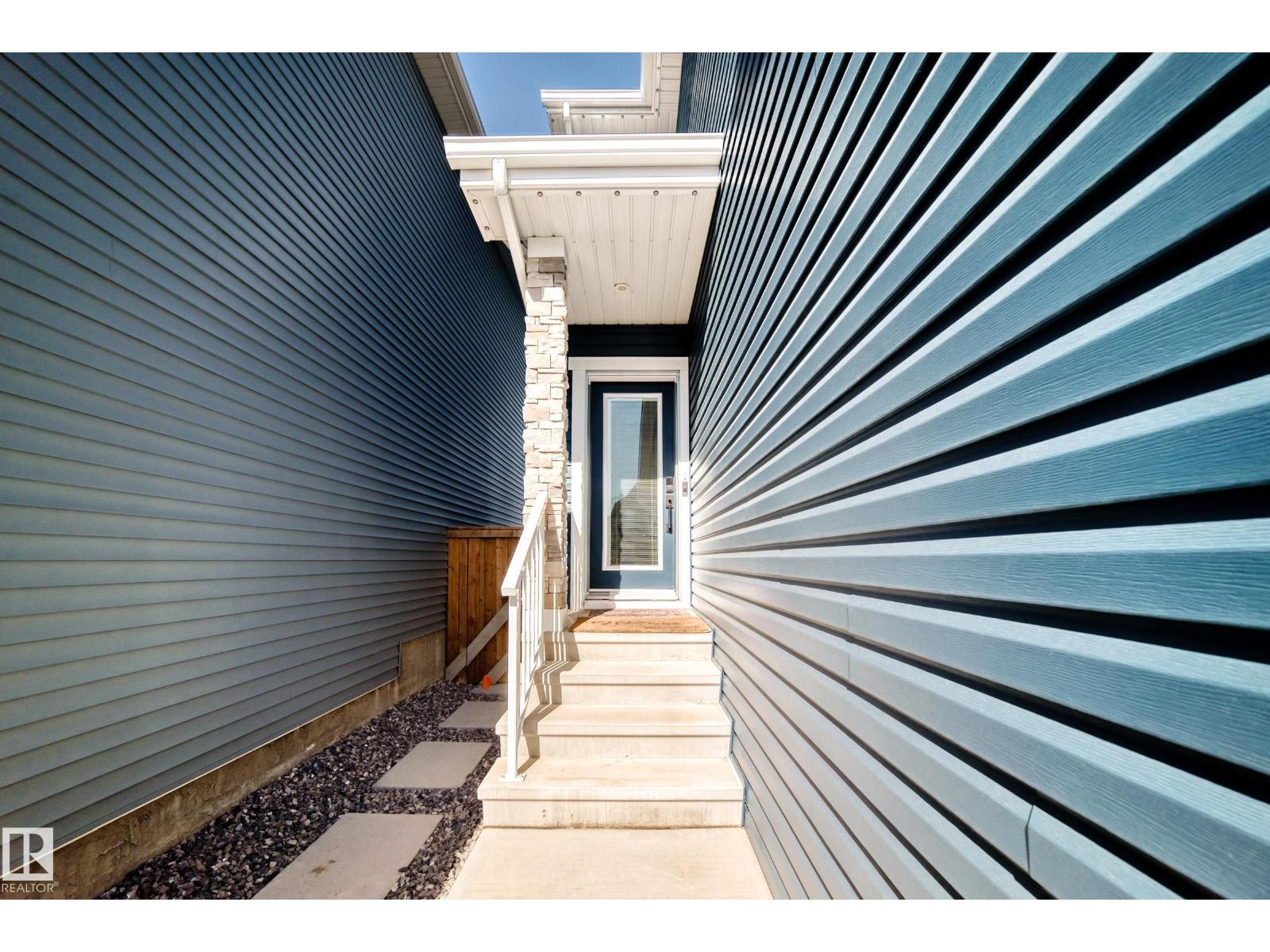 143 Larch Cr Property Photo 4