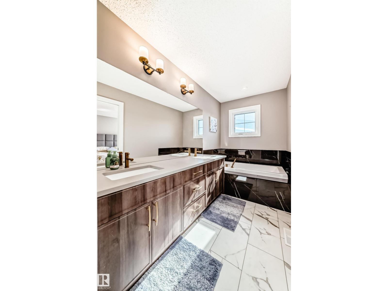 143 Larch Cr Property Photo 27