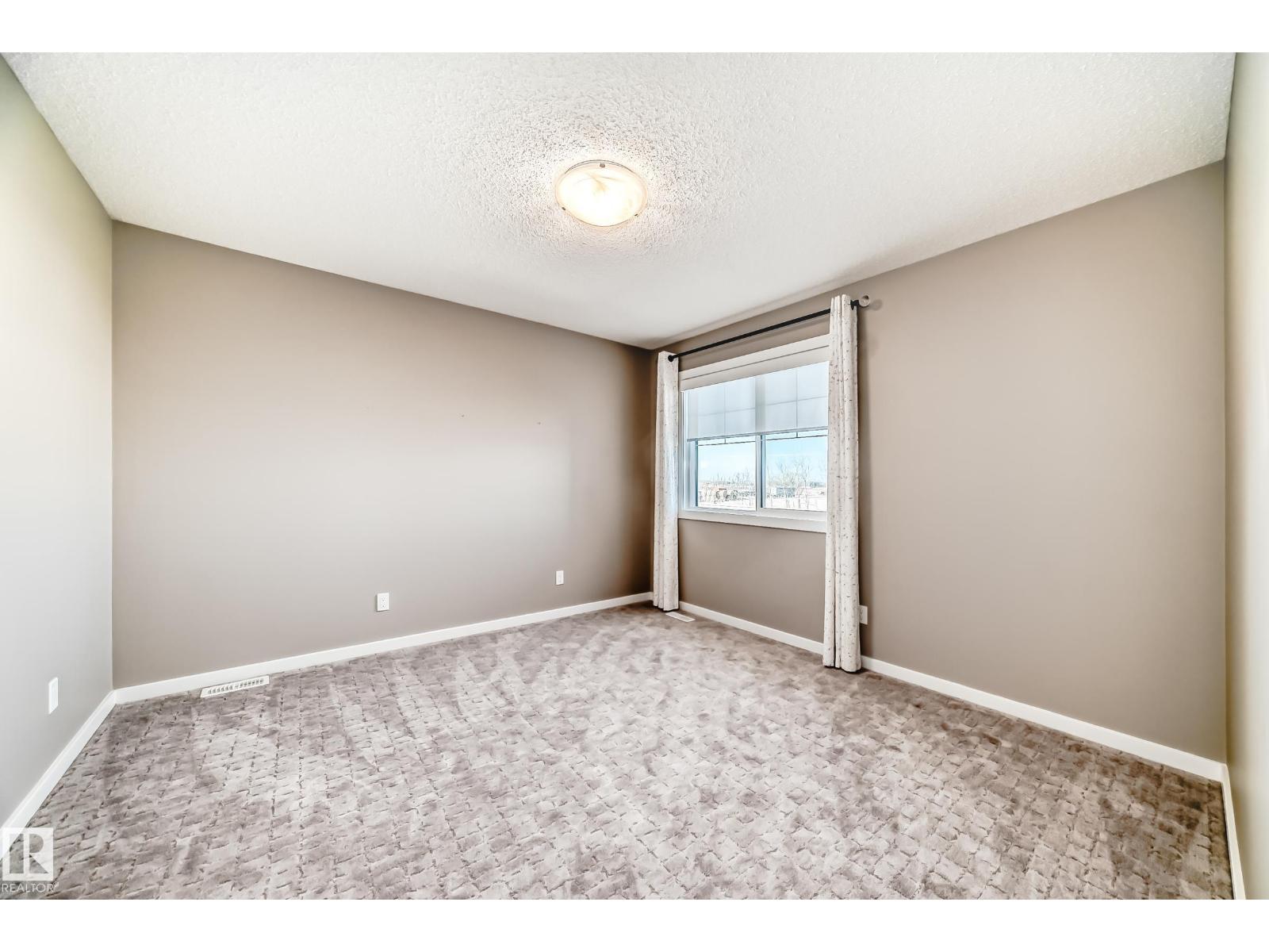 143 Larch Cr Property Photo 32