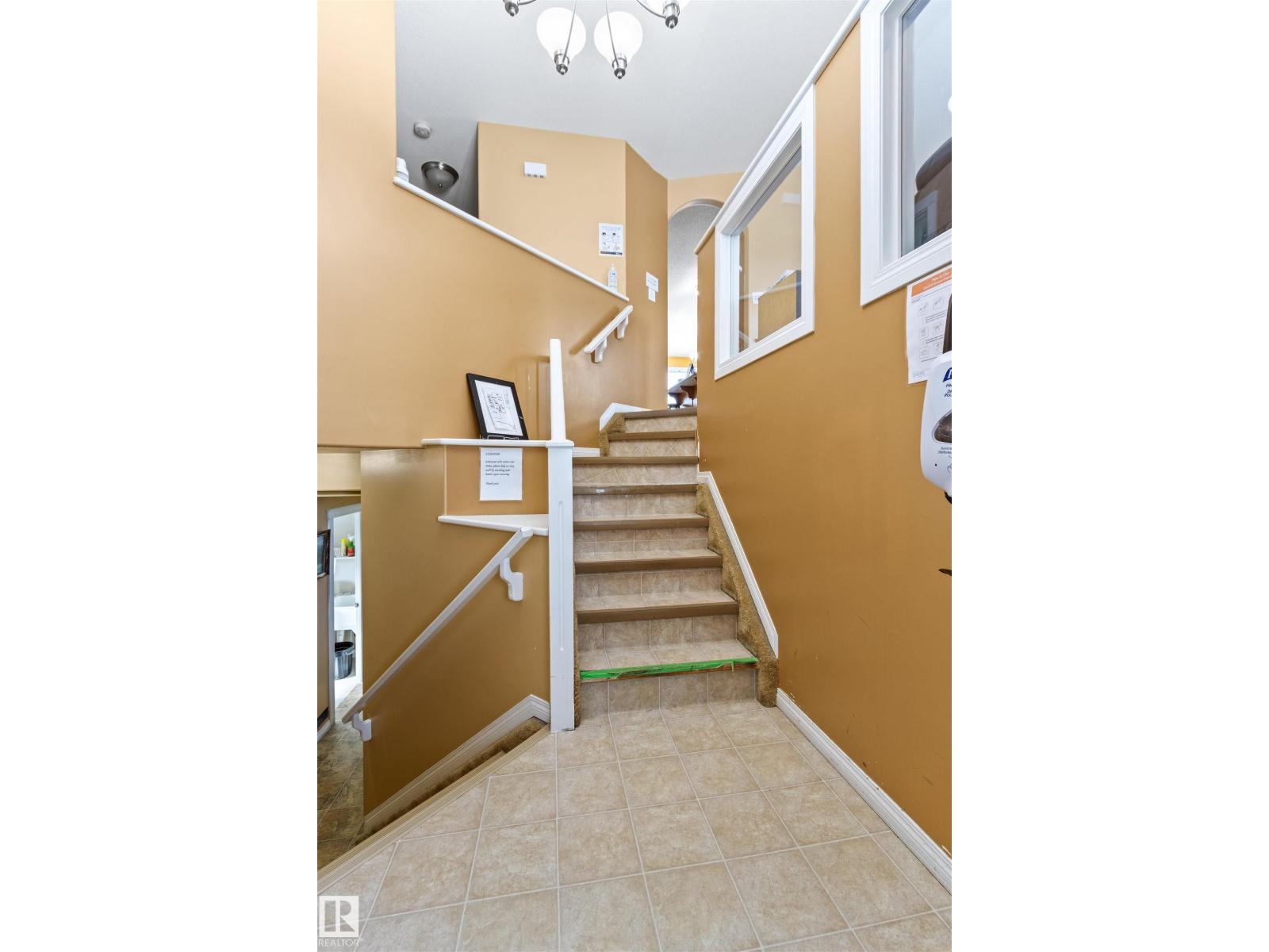 4608 39 St Property Photo 8