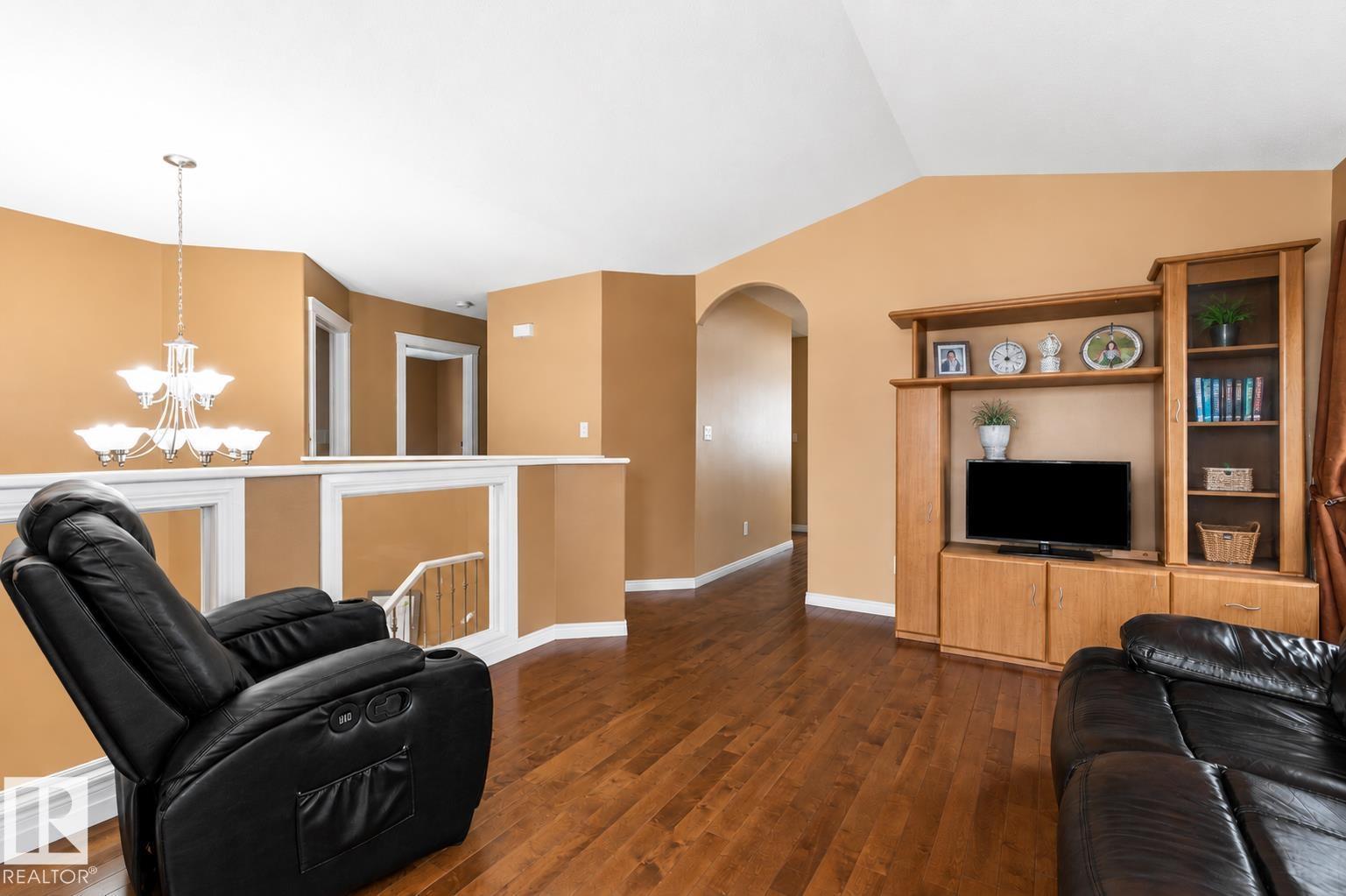 4608 39 St Property Photo 10