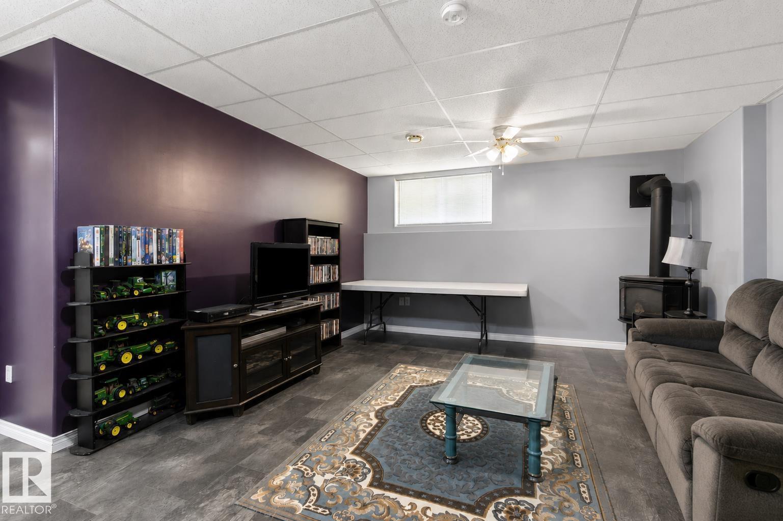 4608 39 St Property Photo 21
