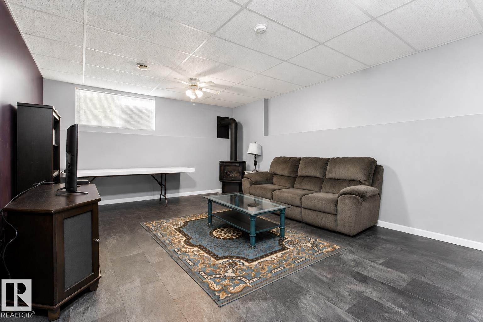 4608 39 St Property Photo 22