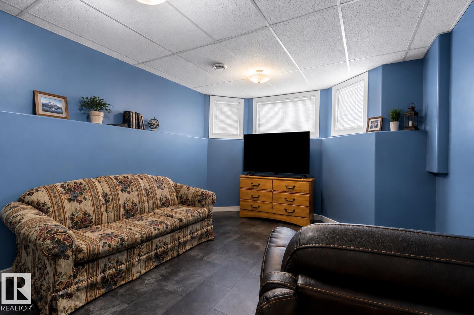 4608 39 St Property Photo 24