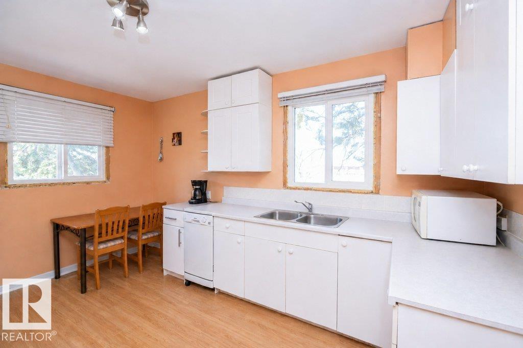4906 51 St Property Photo 11