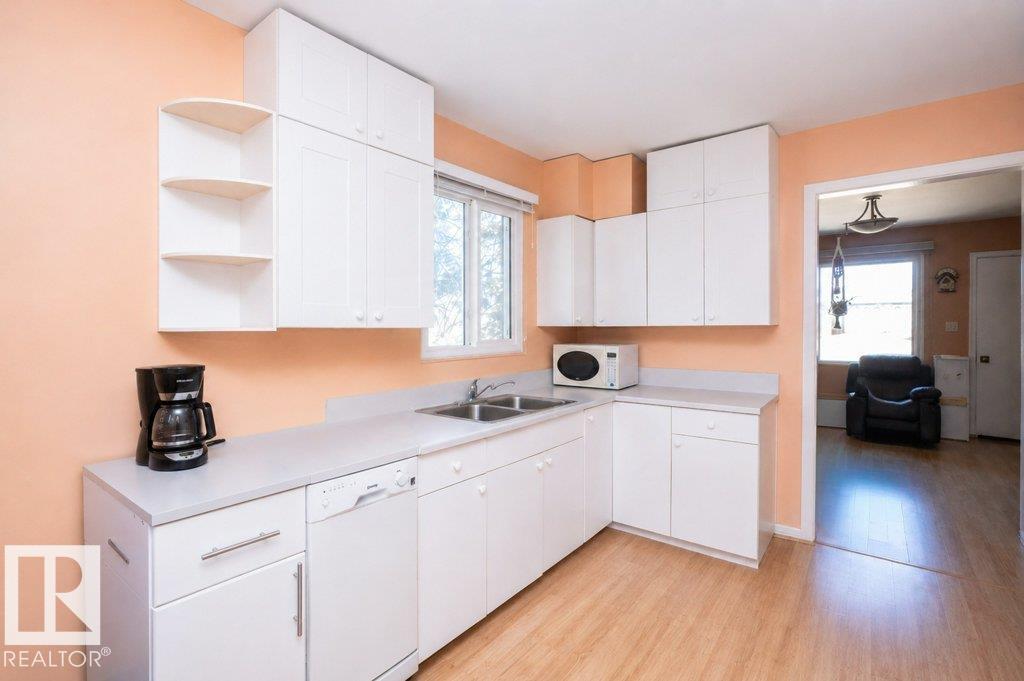 4906 51 St Property Photo 12