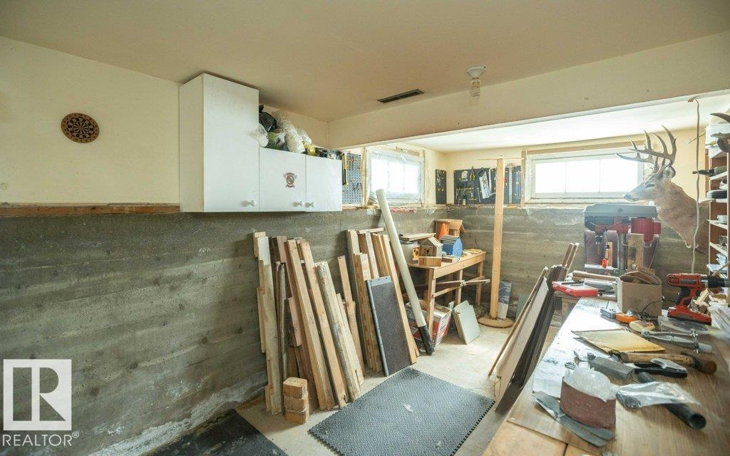4906 51 St Property Photo 25