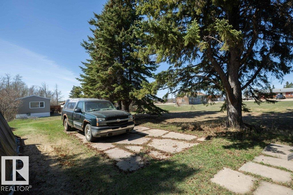 4906 51 St Property Photo 33