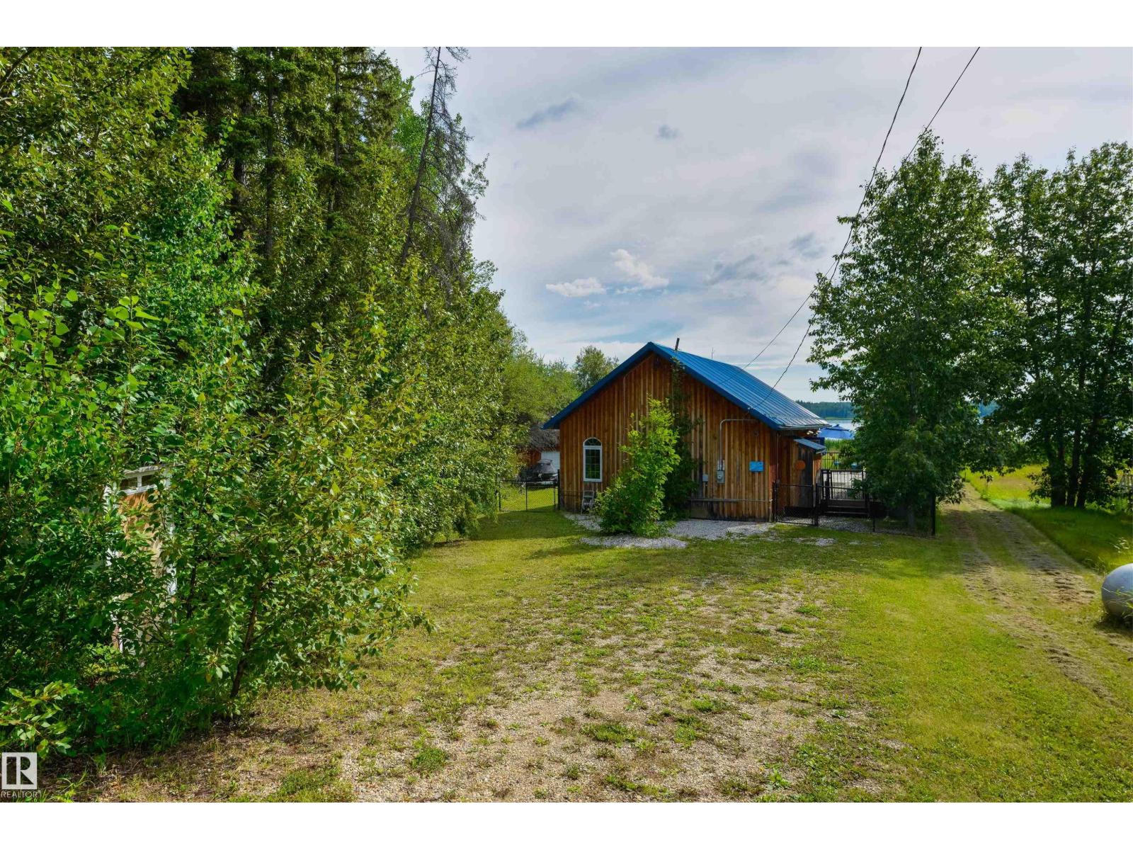 113 Bayview Dr Property Photo 3
