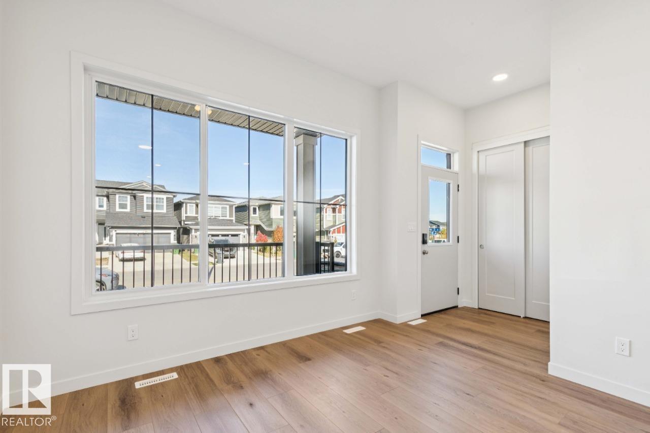 7119 52 Av Property Photo 2