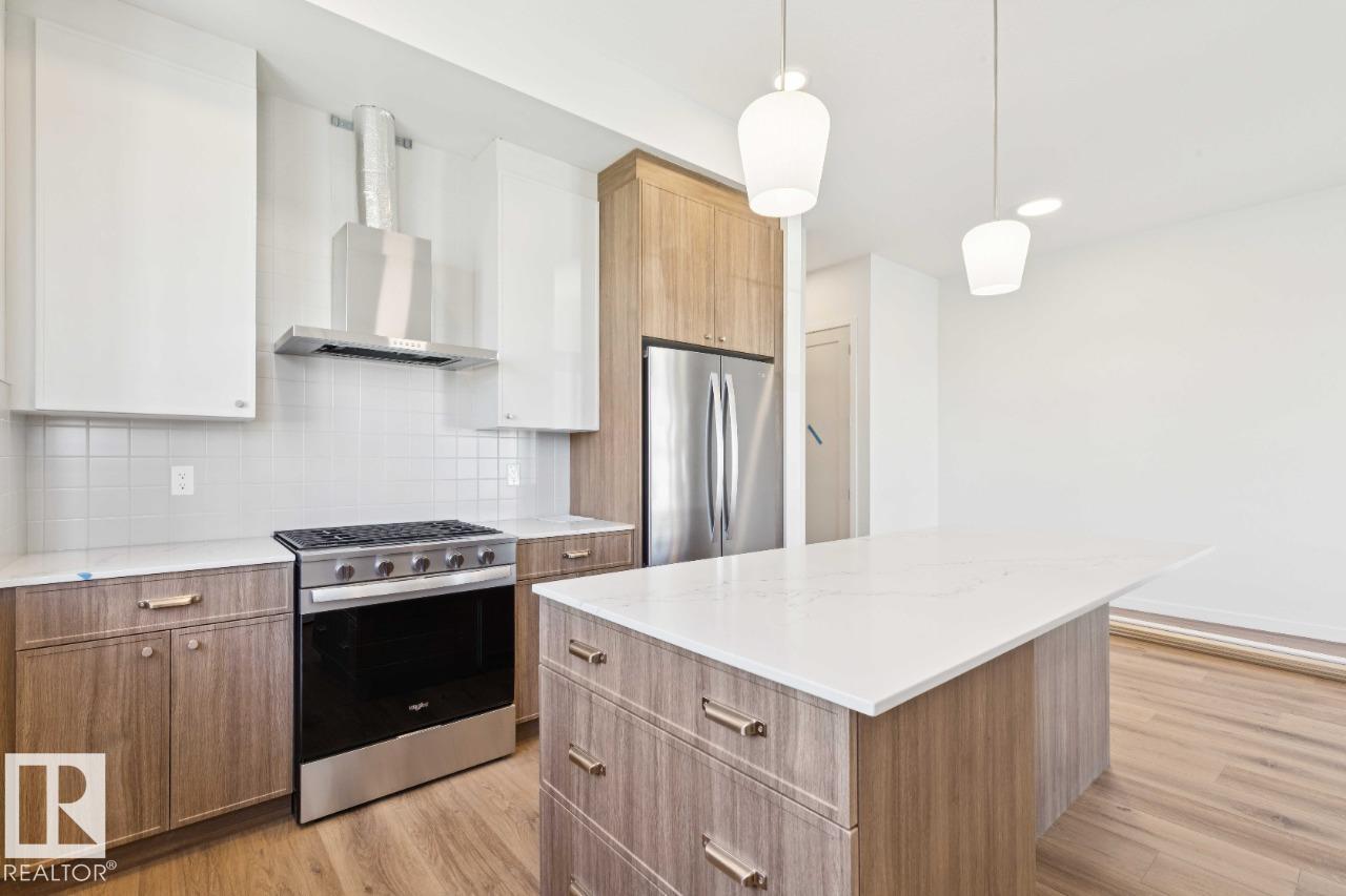 7119 52 Av Property Photo 12