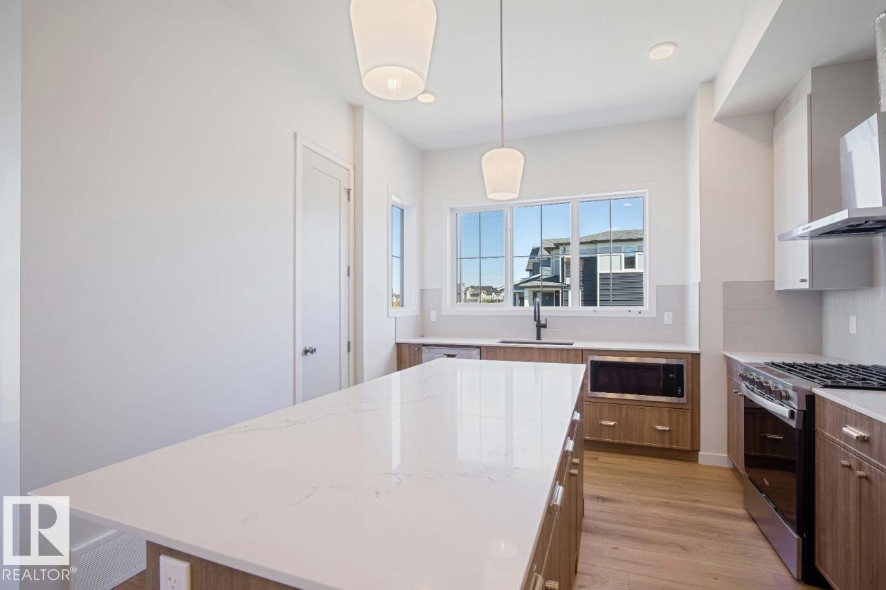 7119 52 Av Property Photo 13