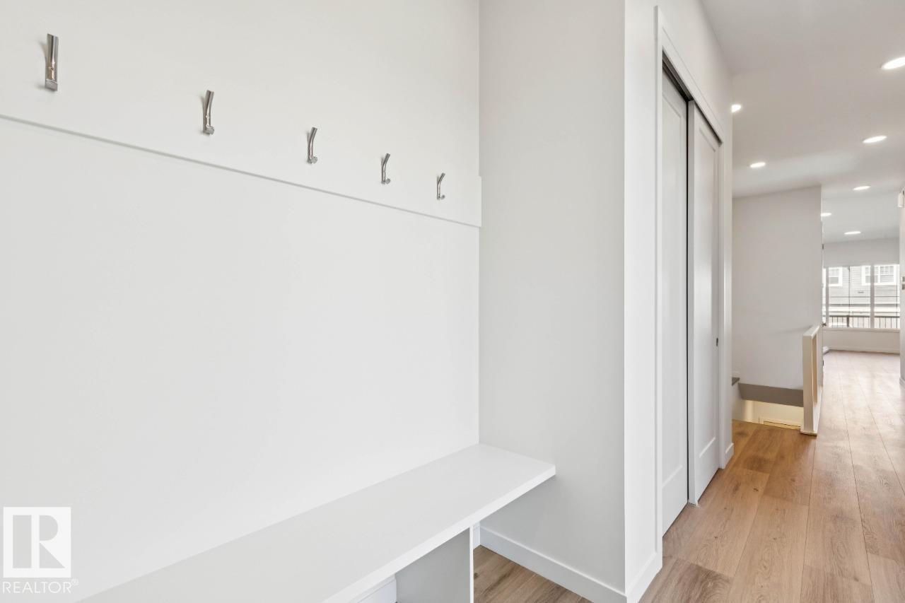 7119 52 Av Property Photo 20