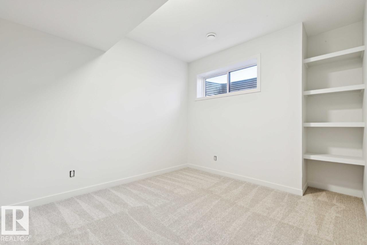 7119 52 Av Property Photo 25