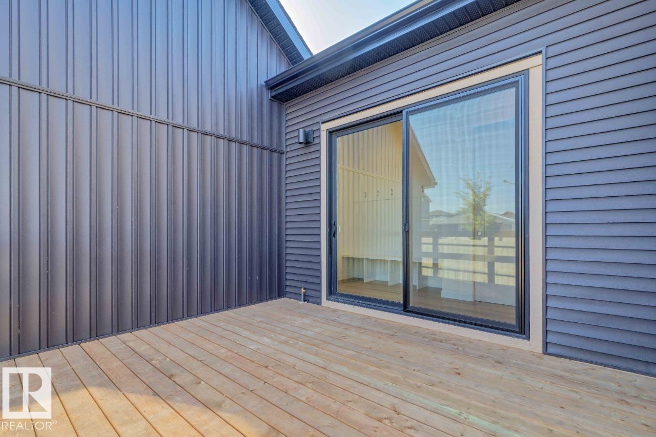 7119 52 Av Property Photo 32