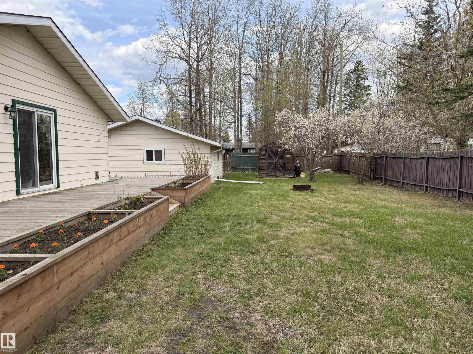 4835 60 St Property Photo 7