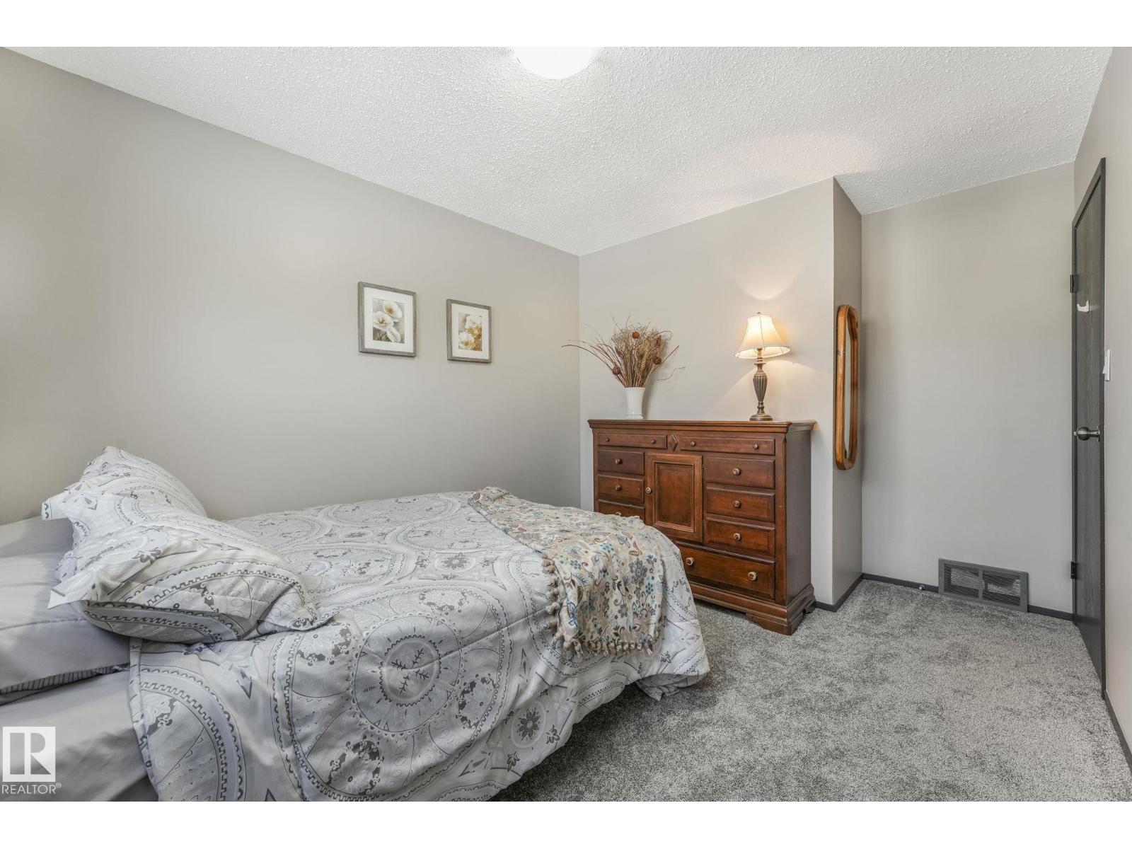 4835 60 St Property Photo 32